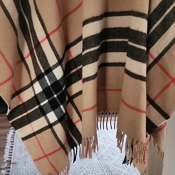 James Pringle Weavers Wool Plaid Shawl Wrap – Fringe Poncho - Picture 5 of 7